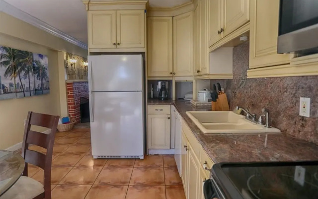 Spacious & Conveniently Located Miami Airport Home