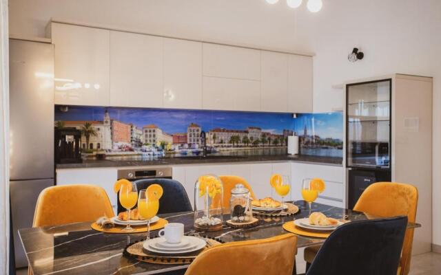 A2 - Luxury apt w Terrace, Gym, Jacuzzi & Sauna