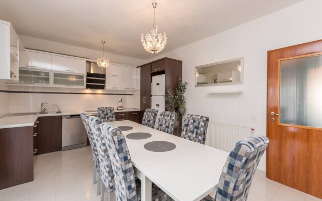 Magnificent Villa Mande With Pool, Vrana Lake