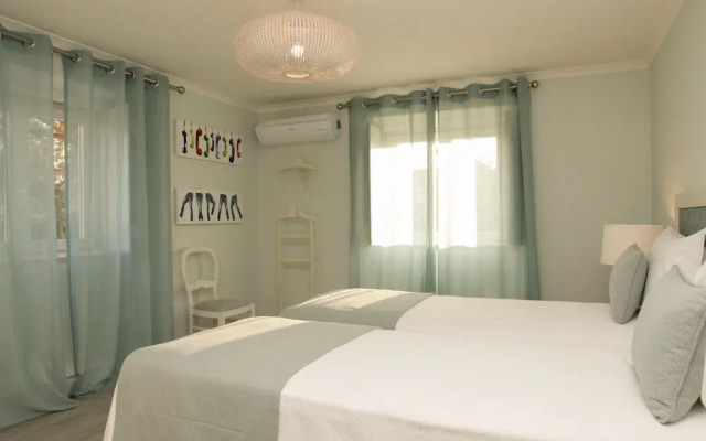 Once Upon a House in Arrabida - Villas
