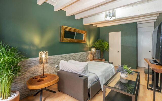 Bright & Cozy Home with Rooftop Terrace