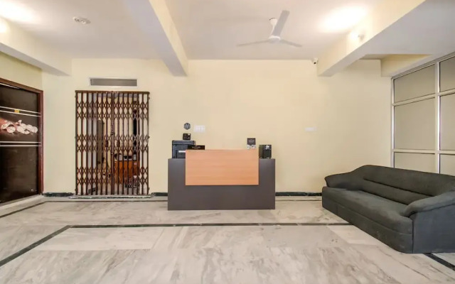 OYO Flagship 30919 Near Model Saint Michael School