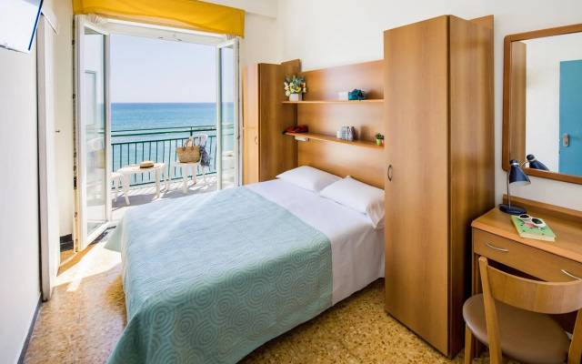 Mayola Hotel