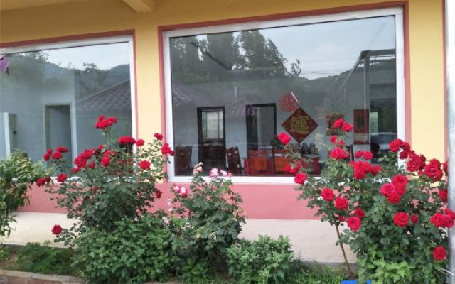Mengyin Health Preservation Park Farmhouse