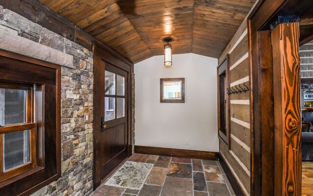 Peaceful Paradise 5 Bedroom House