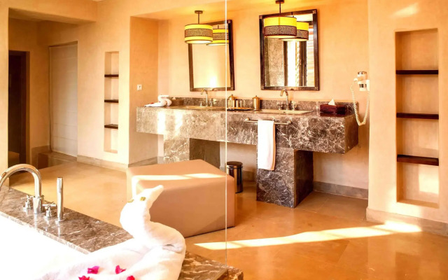 Al Maaden VillaHotel & Spa