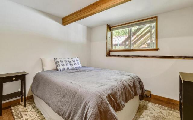 Northeast Passage Chalet