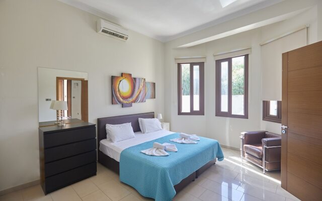 Protaras Holiday Villa Pa7 Private 7 Bedroom Villa