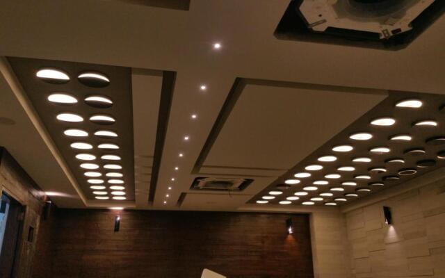 Hotel Grand Elegance