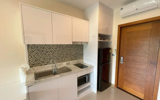 Apartment at Palmetto Condo by Lofty