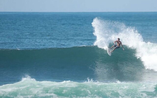 Laola Surf Camp El Sunzal