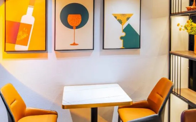 Lu Xiaolu Hotel (Xinxiang High-speed Railway East Station Branch)