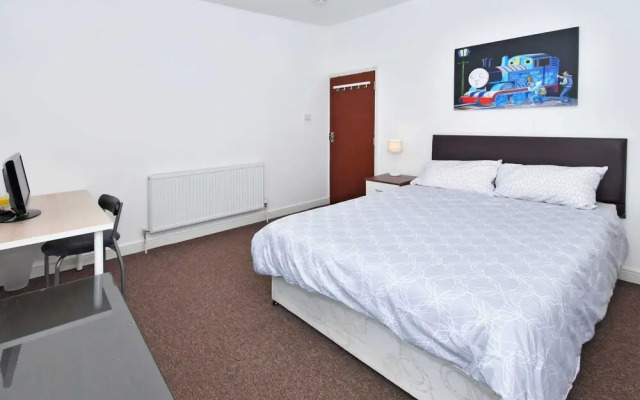 Townhouse @ 66 Rose Street Stoke