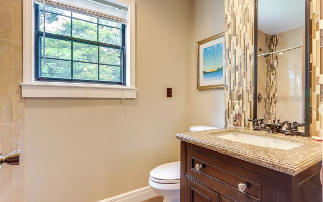 Deck & Boat Dock: Lakefront Getaway in Camdenton