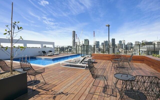 South Brisbane City View 2Bed Apt And Parking Qsb027 7