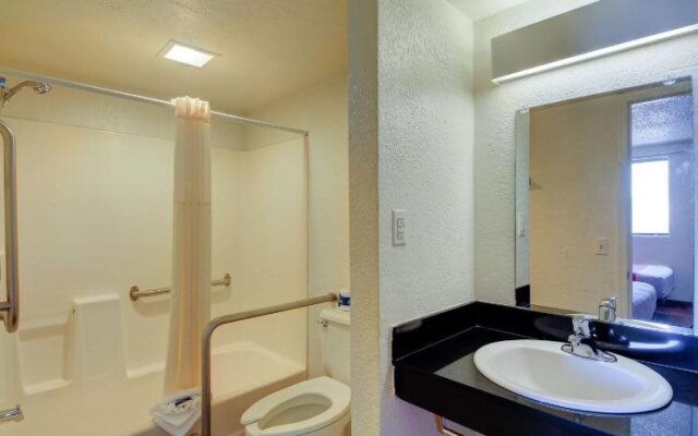 Economy Hotel Plus Oklahoma City