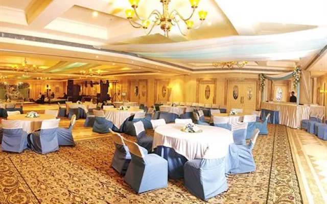Tivoli Garden Resort Hotel