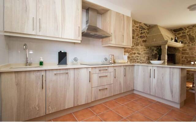 House - 4 Bedrooms with WiFi - 107751