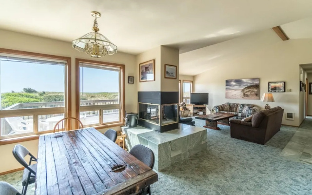 Daly's Oceanfront House