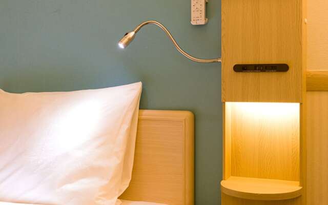 Toyoko Inn Imba Nihon-idai Ekimae