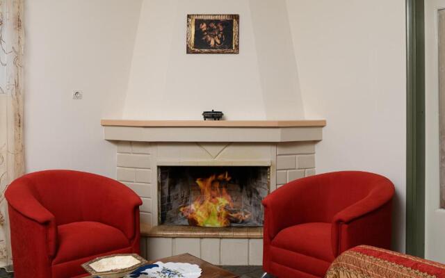 Petrakis Afrathias garden house