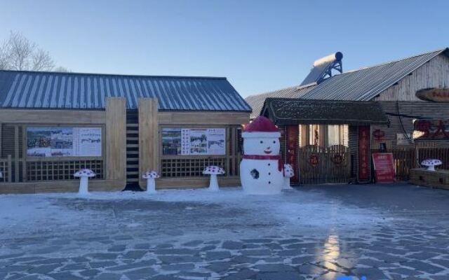Arctic Village Snowman Chalet