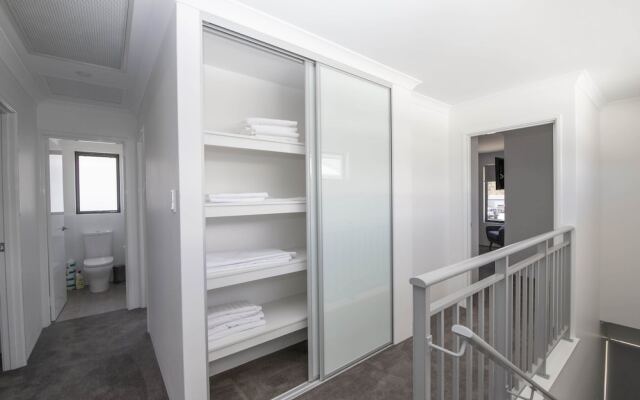 Karrinyup Waters House Rentals