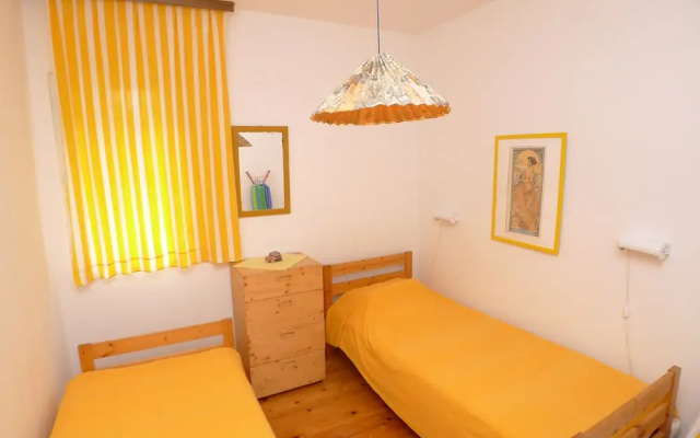 Apartment for six Persons With Three Bedrooms and Internet