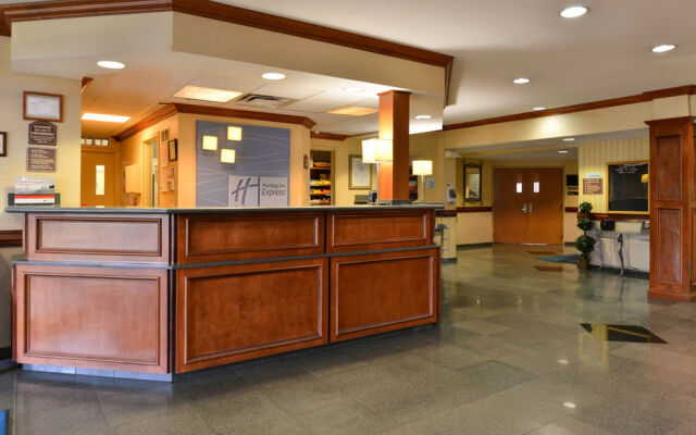 Holiday Inn Express Hotel & Suites Southfield - Detroit