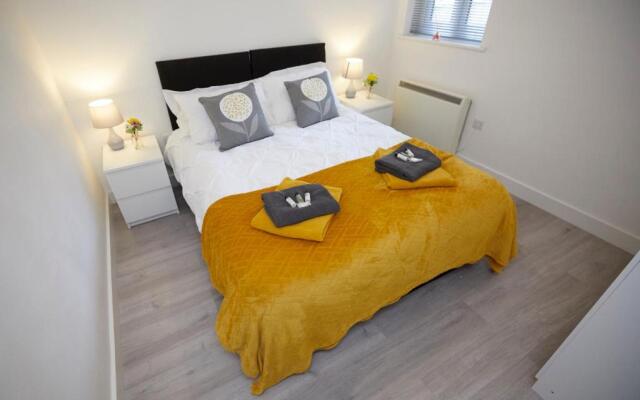 Spire View - 1 Bedroom, sleeps 4, parking Wifi