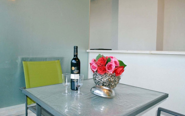 Modern in City Center by FeelHome