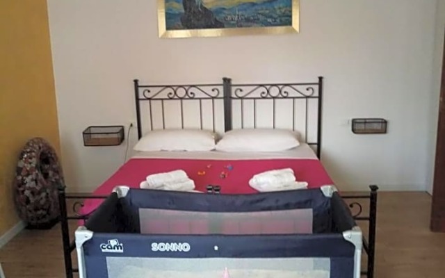 Emmanueli65 fronte clinica per 5 matrimoniale 2 singoli 1 divano letto