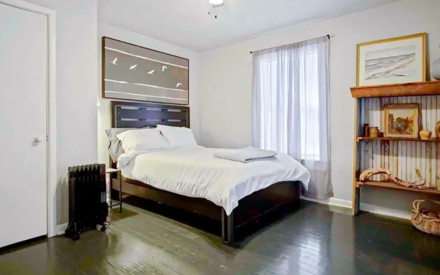 2BR Cozy House Near Plaza District