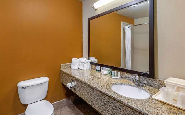Quality Suites Addison - Dallas