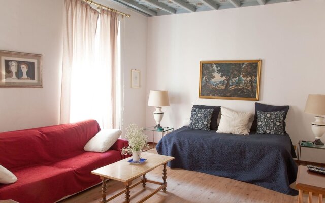 RSH Navona Elegant Apartment 2