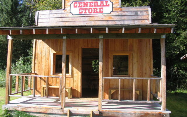 Fort Wells Gray Rustic Cabins Hostel
