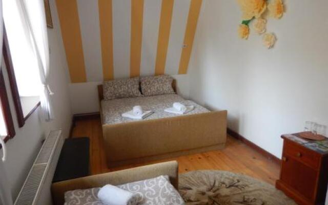 Hostel Dve lipe