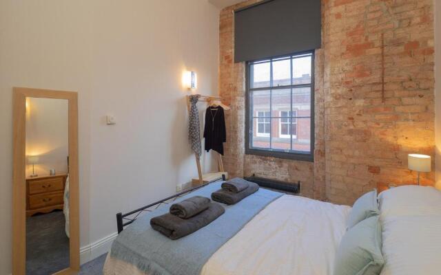 Apartment 16 Broadway House