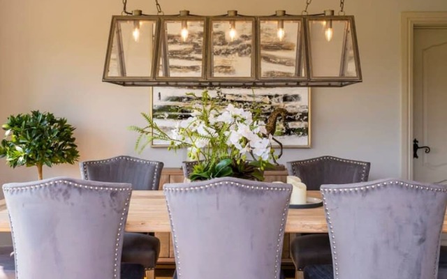 Luxurious 4 Bedroom Vineyard Villa Stanlake Park