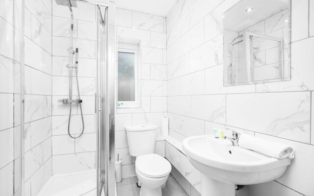 Large Family House With Garden Close to Birmingham