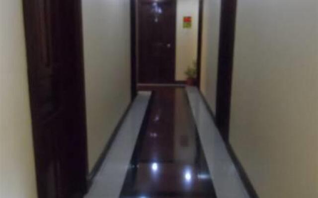 Rooms R Us - Voyagers Palace
