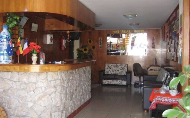 The Real House-Hostel