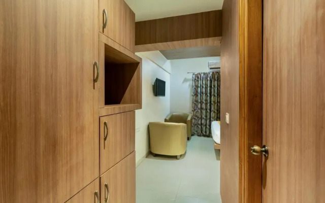 Smile Stay Hiland Suites
