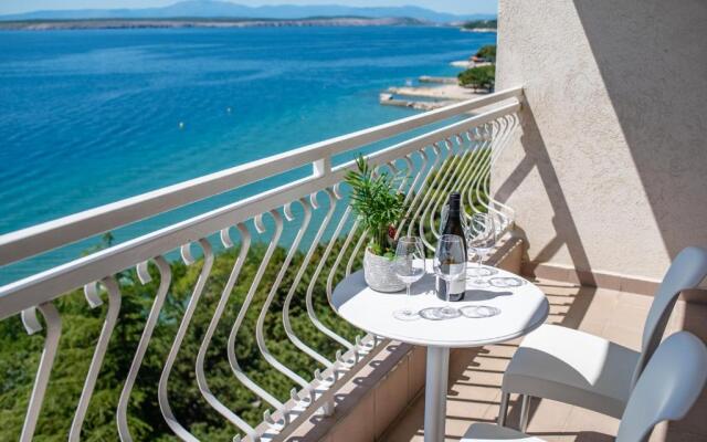 Rooms with a swimming pool Crikvenica - 18502