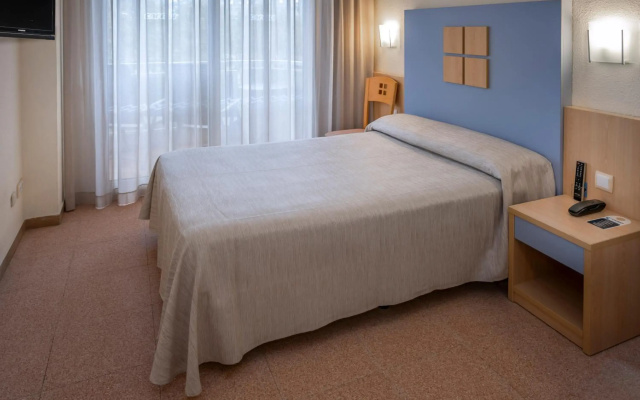 Caprici Beach Hotel & Spa