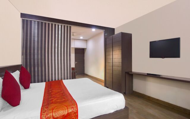 OYO 13647 Hotel Kohinoor Plaza