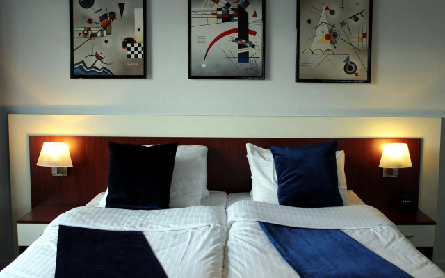 Apollo Hotel