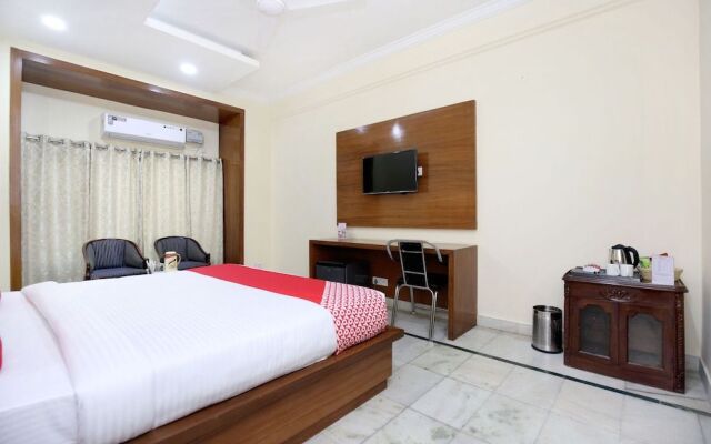 OYO 12767 Hotel Grand Chinar