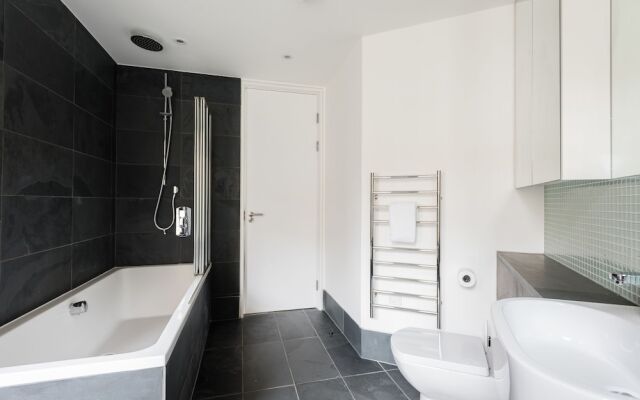 The Camden Chalet - Bright & Modern 3bdr Home With Balcony