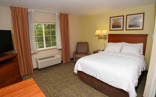 Candlewood Suites Boise - Towne Square by IHG